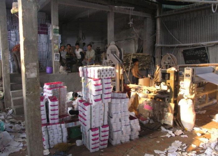 Chinese Toilet Paper Factory (24 pics)