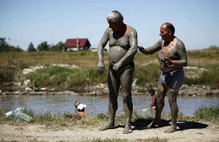 Mud Spa In Serbia (14 pics)
