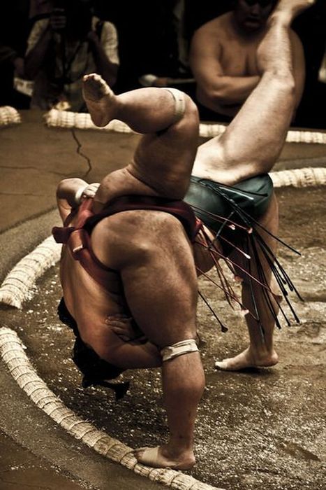 Sumo Wrestling (21 pics)