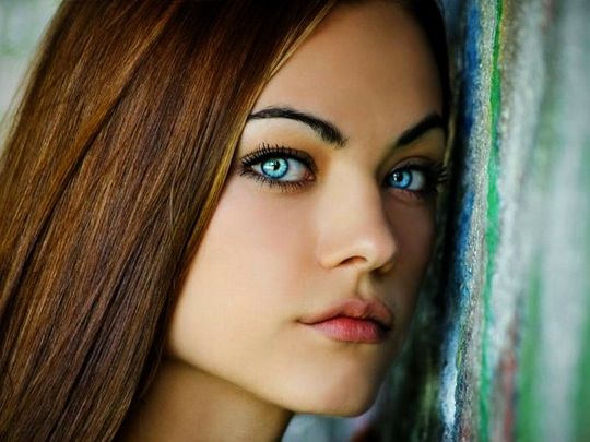 Blue Eyes Girl Image