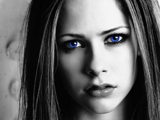 Cute Blue Eyed Girls (25 pics)