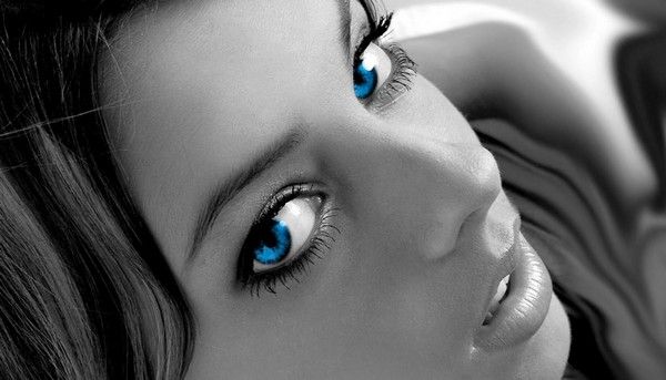 Cute Blue Eyed Girls (25 pics)