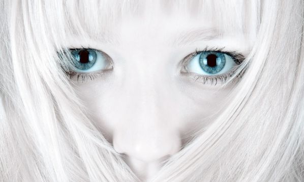 Cute Blue Eyed Girls (25 pics)