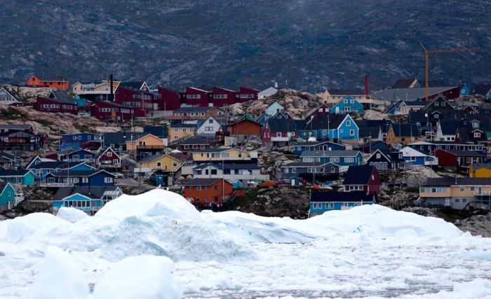 Icy Landscapes of Greenland (33 pics)