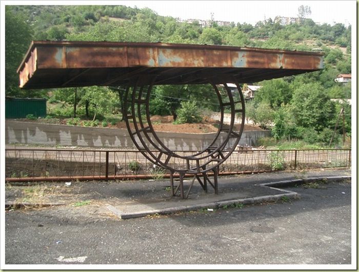 Cool Bus-Stops Around the World (18 pics)