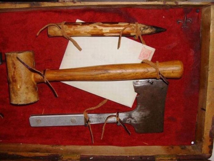 Vintage Vampire Hunting Kits (38 pics)