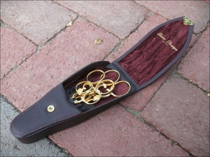 Vintage Vampire Hunting Kits (38 pics)