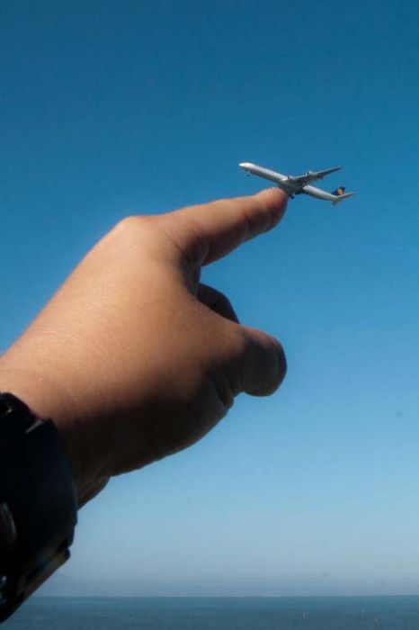 Great Forced Perspective Photography (60 pics)