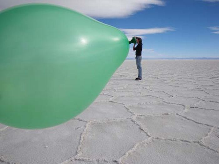 Great Forced Perspective Photography (60 pics)