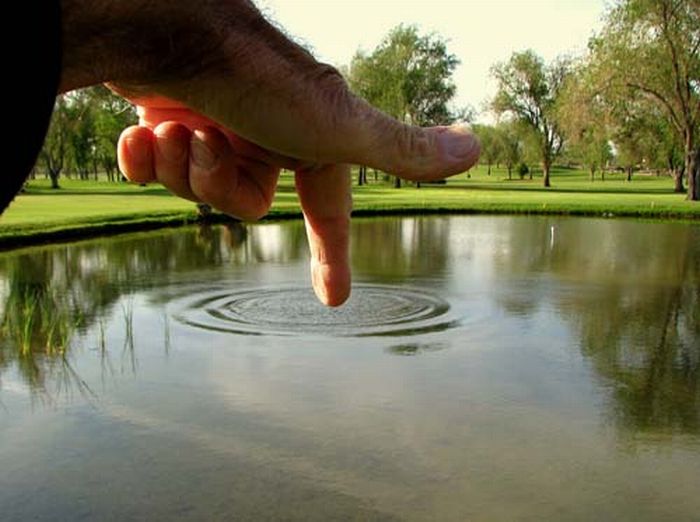 Great Forced Perspective Photography (60 pics)