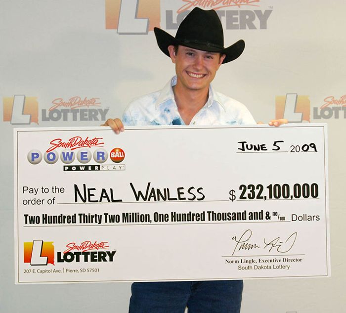 The Happiest Lottery Winners (24 pics)