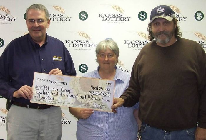The Happiest Lottery Winners (24 pics)