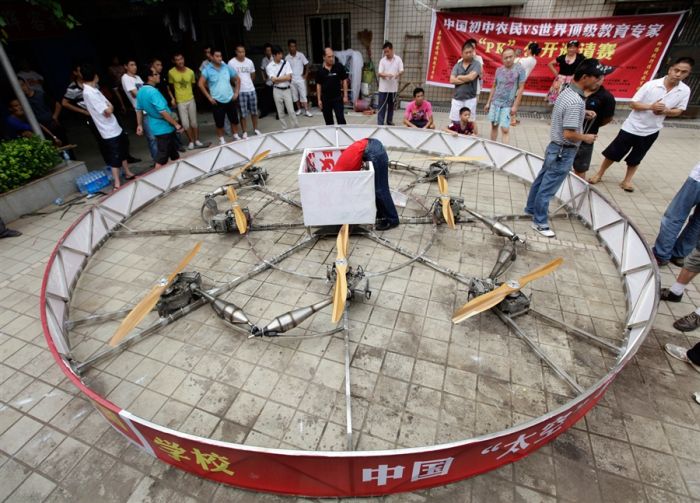 Chinese Farmer Creates Homemade Flying Saucer (11 pics)