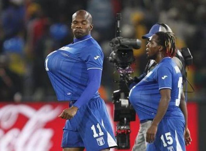 Funny Soccer Moments (34 pics)