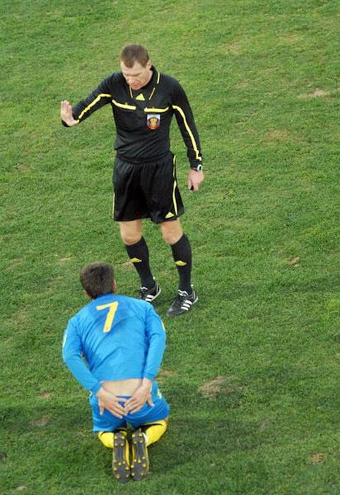 Funny Soccer Moments (34 pics)