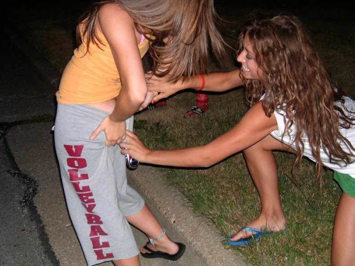 Pantsing Girls Porn - Drunk Girls Getting Pantsed (70 pics)