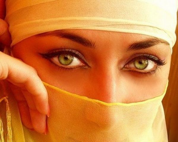 Beautiful Woman Lips and Eyes (30 pics)