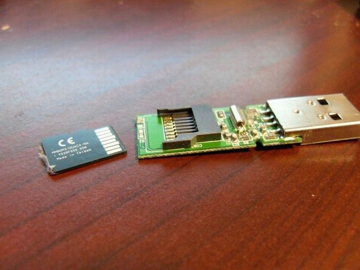 Chinese USB Flash Drive (5 pics)