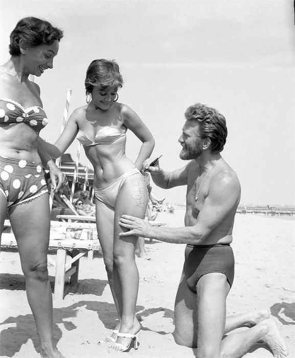 Retro Glamour: Celebrities in Venice (16 pics)