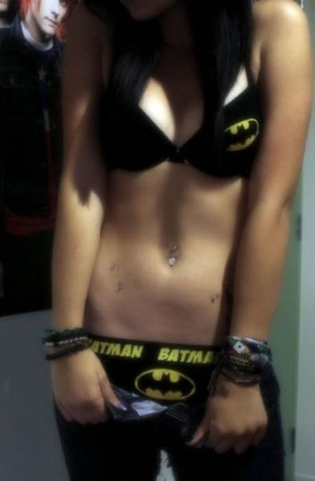 Girls Wearing Sexy Superhero Undies (26 pics)