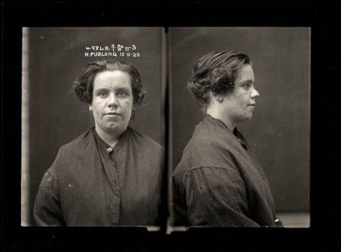 Historical Mug Shots of Women (34 pics)