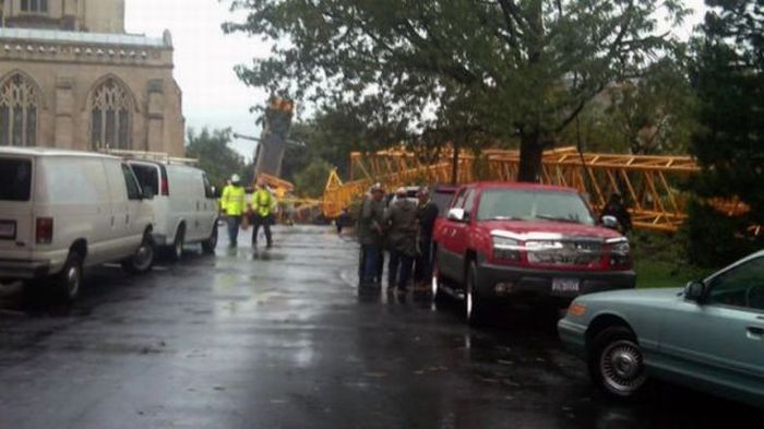 Construction Crane Collapses and Damages Washington Cathedral (10 pics)