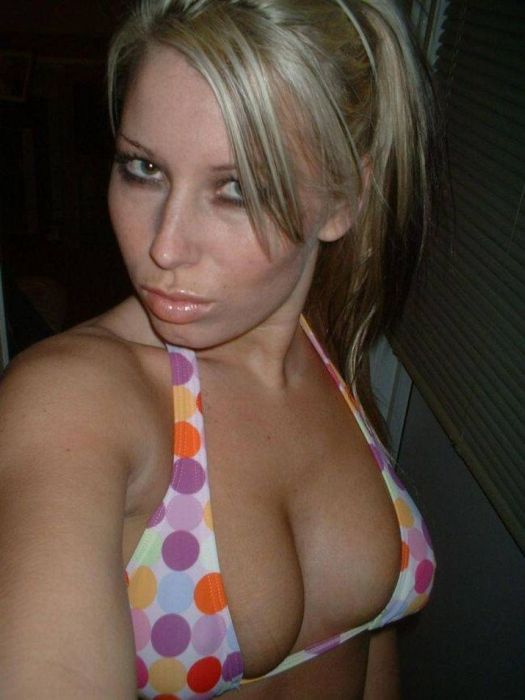 Sexy Girls With Large Chests (32 pics)