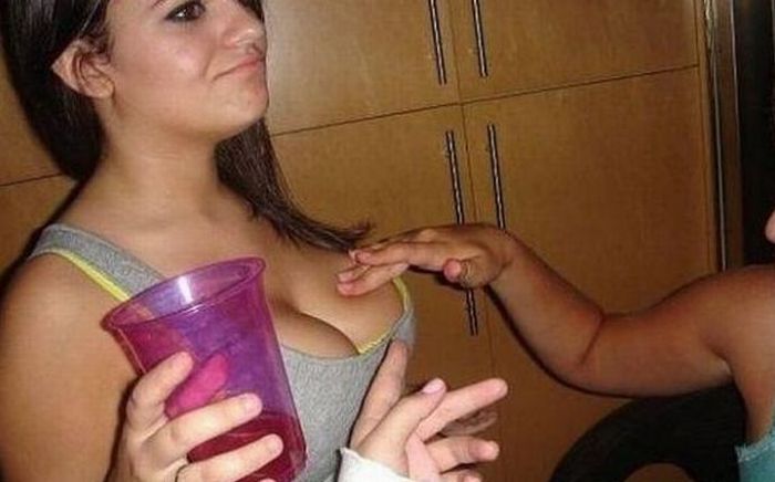 Hot Girls Holding Party Cups (30 pics)