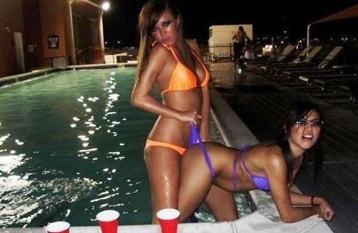 Hot Girls Holding Party Cups (30 pics)