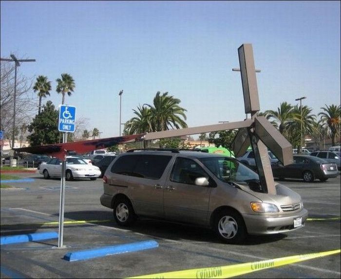 Epic Parking Fail (2 pics)