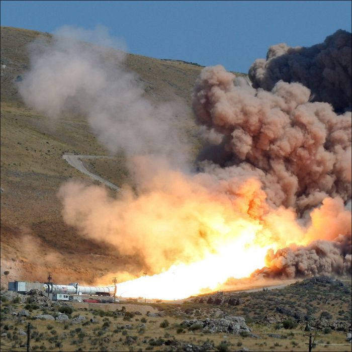 The Most Powerful NASA Rocket Engine Test (4 pics + video)