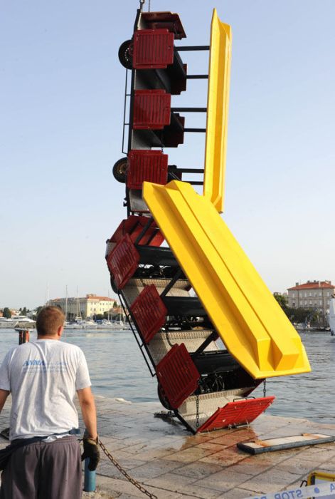 Eight Drunk Guys Hijacked The Amusement Train (8 pics)