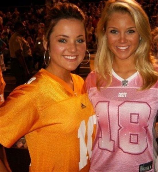 Hot Girls Wearing Football Jerseys (27 pics)