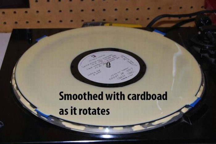 The Best Way to Clean Dirty Vinyl Disks (9 pics)