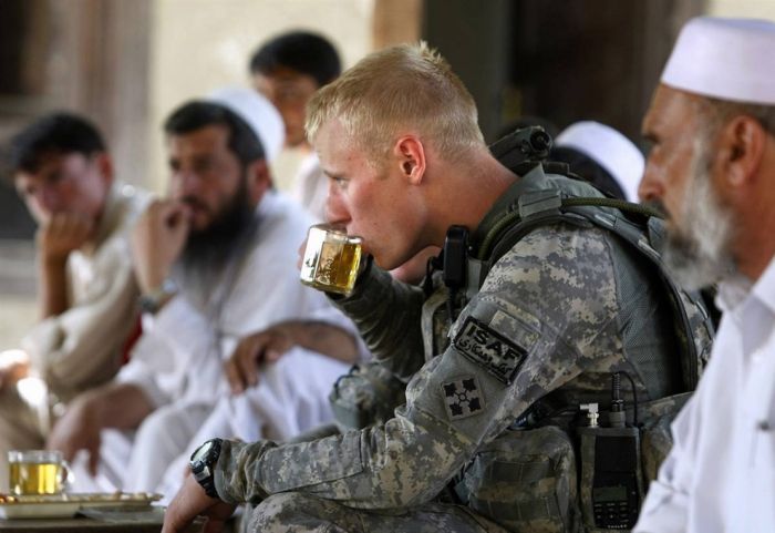 Military Men All Over The World (108 pics)