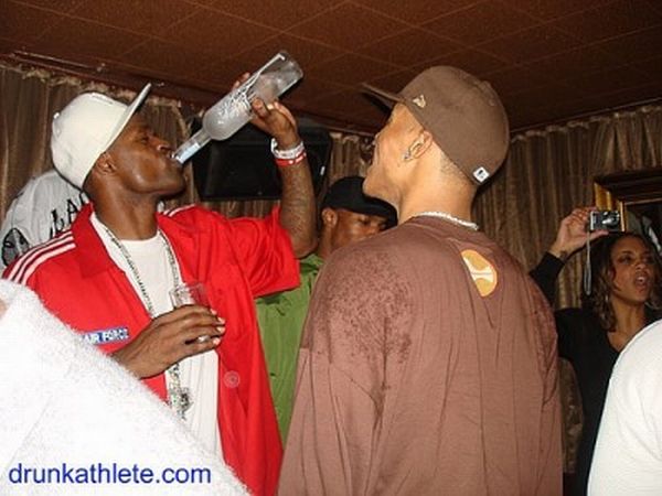 Professional Athletes Drunk Party (67 pics)