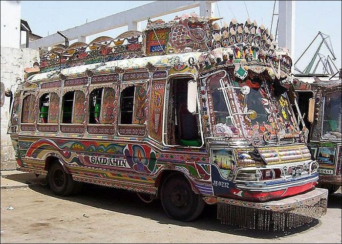 Weird Truck Art in Pakistan (23 pics)