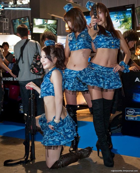 Awesome Cosplay of TGS 2011 (60 pics)