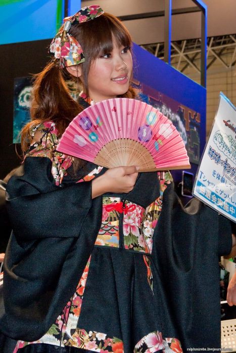 Awesome Cosplay of TGS 2011 (60 pics)