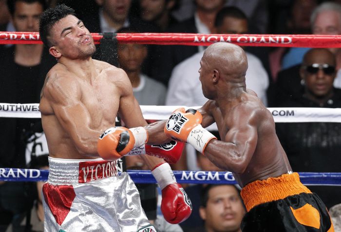 Powerful Boxing Punches (36 pics)