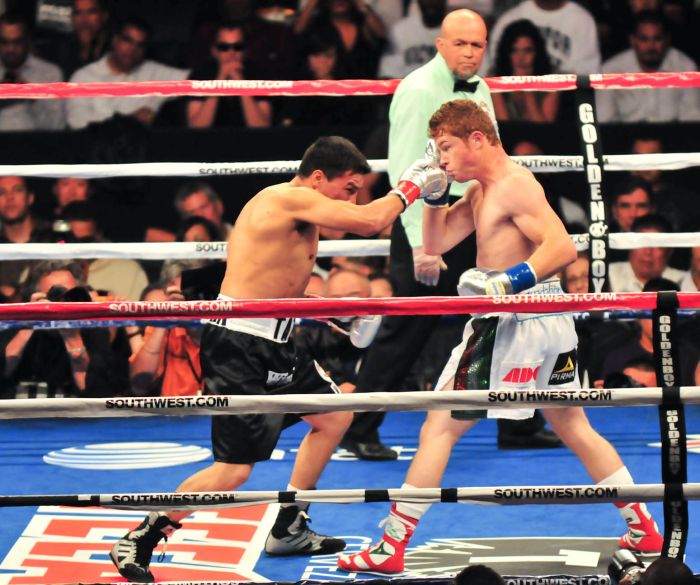 powerful-boxing-punches-36-pics