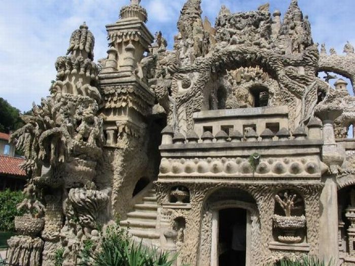 French Dude Spent 33 Years to Build Awesome Palace (25 pics)