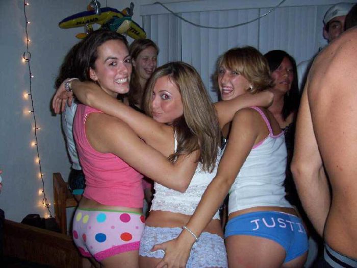 Cute Party Girls Grabbing Each Other (39 pics)