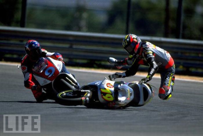 Motorbike Falls. Part 2 (31 pics)