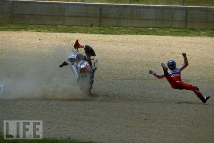 Motorbike Falls. Part 2 (31 pics)