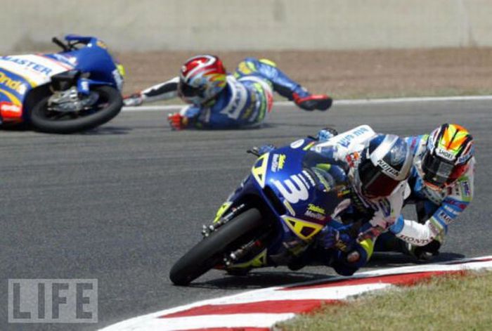 Motorbike Falls. Part 2 (31 pics)