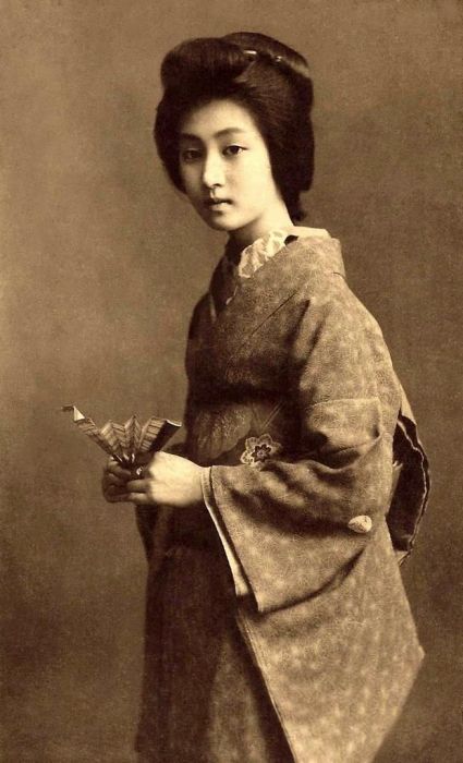 Vintage Photos of Japanese Geisha (18 pics)