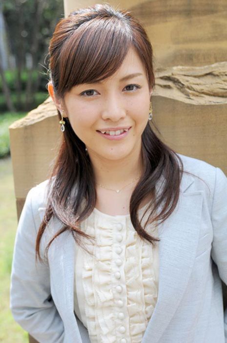 Girl with Vampire Teeth (15 pics )