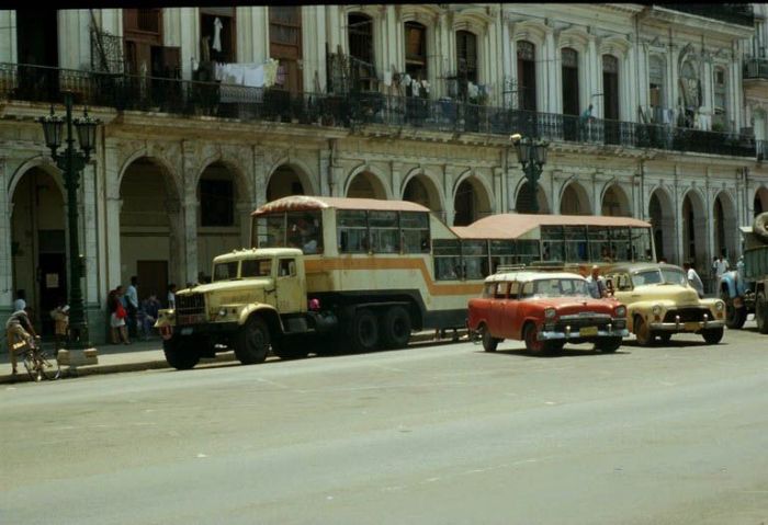 Public Transportation in Cuba (11 pics)
