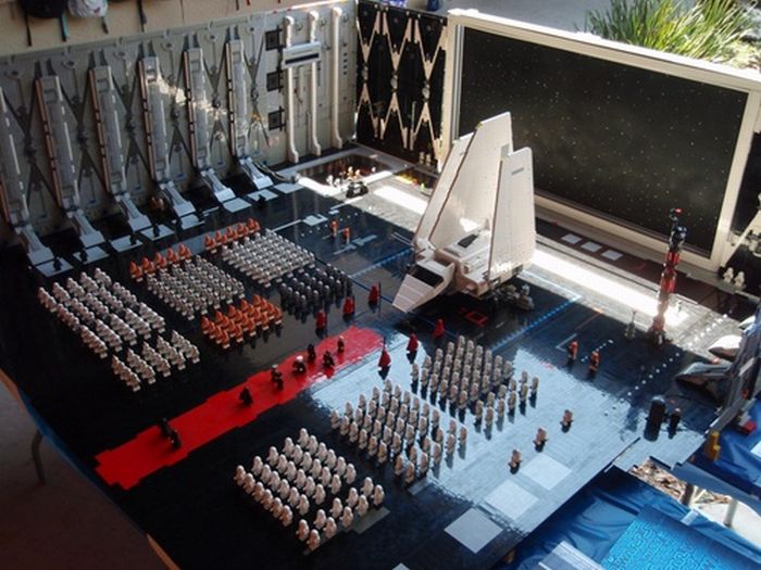 Arrival of the Emperor in Lego (19 pics)